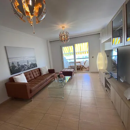 Atria 2 . Beach Penthouse Newly Redone Daire Torremolinos
